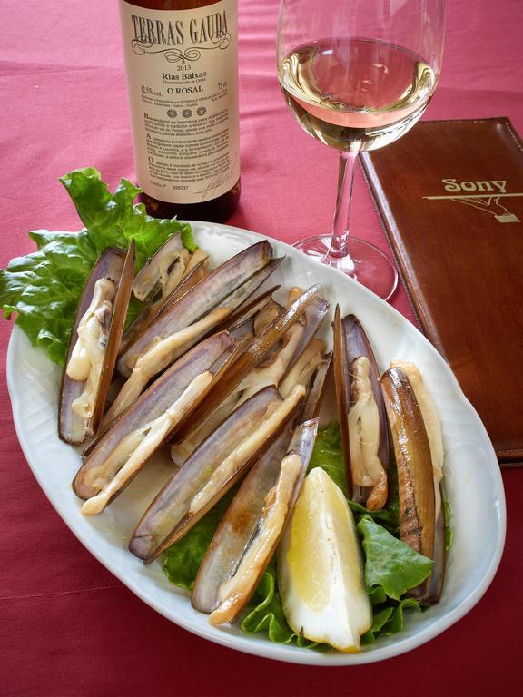 Pension Restaurante Sony Меліде Екстер'єр фото